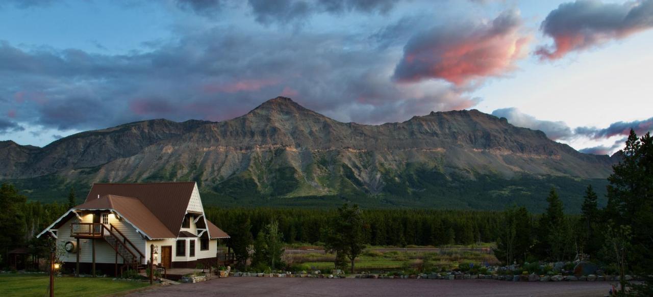 Summit Mountain Lodge And Steakhouse East Glacier Park Village Exterior photo