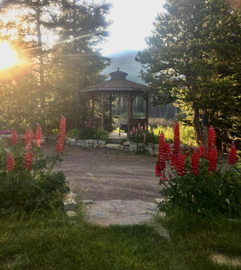 Summit Mountain Lodge And Steakhouse East Glacier Park Village Exterior photo