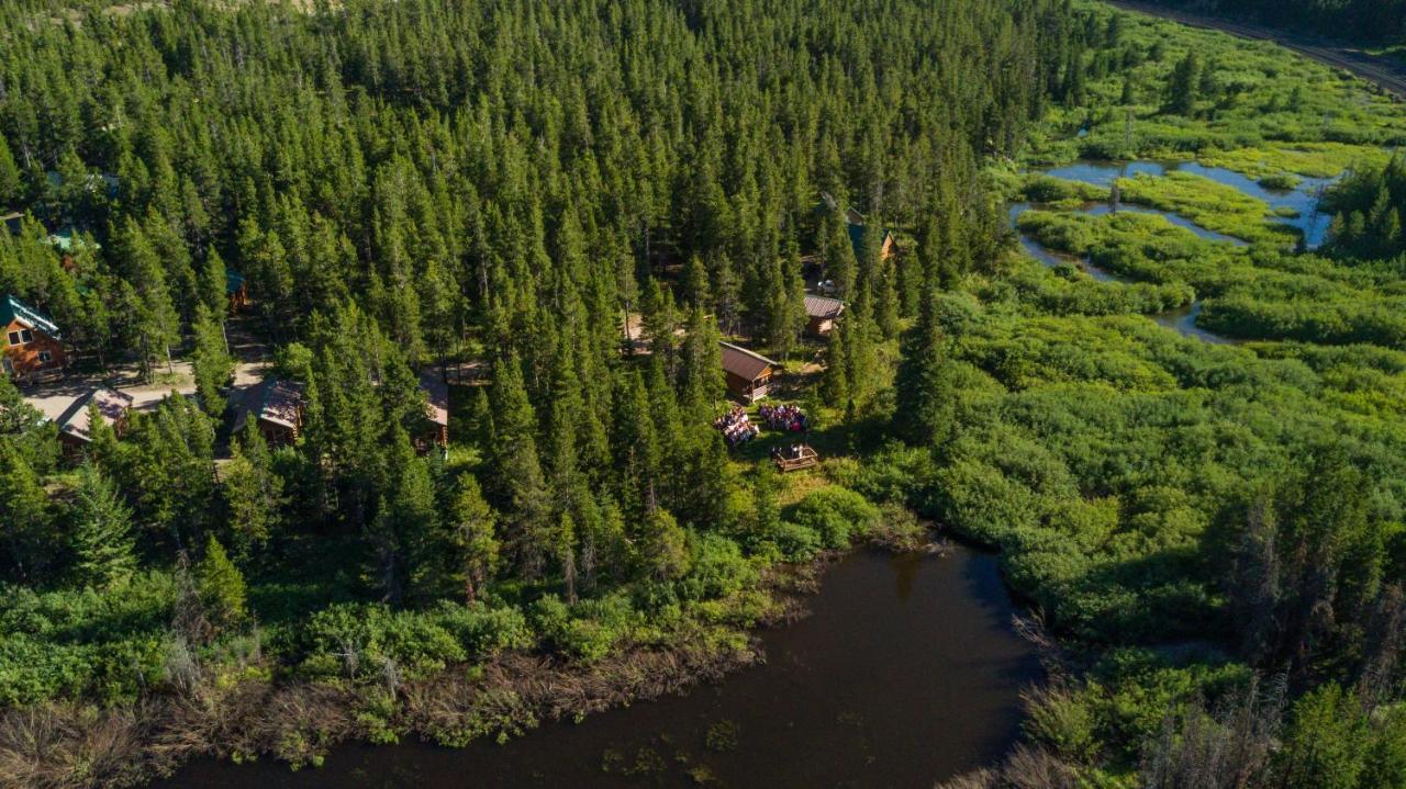 Summit Mountain Lodge And Steakhouse East Glacier Park Village Exterior photo