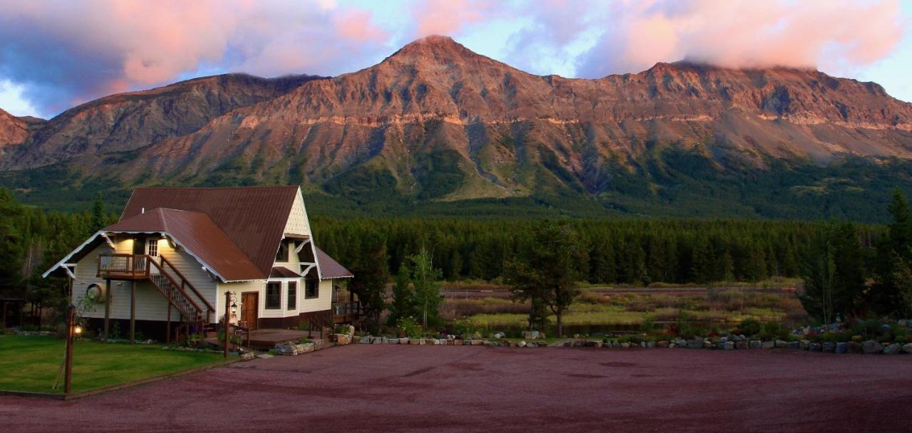 Summit Mountain Lodge And Steakhouse East Glacier Park Village Exterior photo
